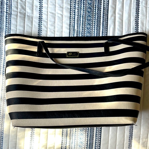 Luv by Betsey Johnson shoulder bag - Picture 1 of 9